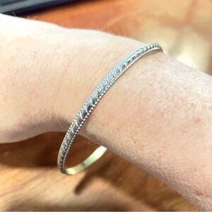 Vintage silver tone bangle large twist